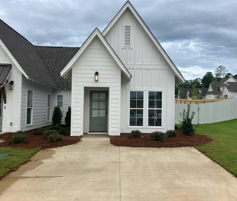 Cozy Coastal Bungalow Opelika Exterior photo